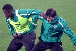 Bursaspor Atat&uuml;rk Stadı'nda &ccedil;alıştı