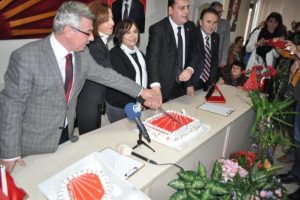 Eşinin doğum g&uuml;n&uuml;n&uuml; Kırklareli'den kutladı