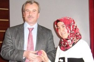 Hafızlığı kazandı altınla &ouml;d&uuml;llendirldi
