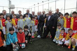 Nil&uuml;fer'de &ouml;ğrenciler spora doyacak