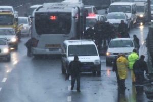 Metrob&uuml;s E-5'e daldı