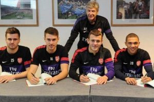 Arsenal beş oyuncusunun s&ouml;zleşmesini uzattı