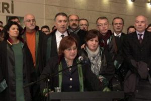 Avukatlardan Başbakan'a 'Kuvvetler Ayrılığı' tepkisi