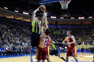 Fenerbah&ccedil;e'de derbi sevinci
