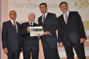 T&uuml;rkiye'nin ilk yeşil bina sertifikası Otomotiv Lisesi'nin