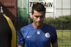 Muhabire saldıran futbolcuya 1 yıl men