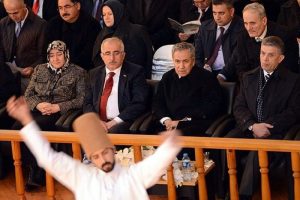 'B&uuml;t&uuml;n insanlığın hukukunu savunmalıyız'