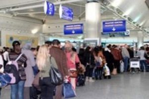 Atat&uuml;rk Havalimanı'nda 'Polnet' arızası kuyruğu