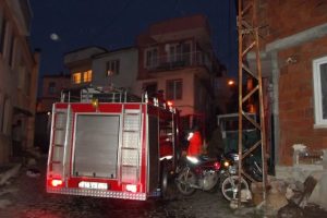 Elektrikli battaniyeden &ccedil;ıkan yangın korkuttu