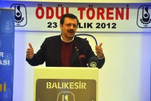 Hisarcıklıoğlu'ndan okul yakanlara tepki