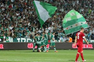 Timsah 10 galibiyete imza attı