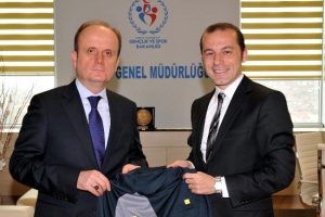 Mehmet Baykan, C&uuml;neyt &Ccedil;akır'ı kabul etti