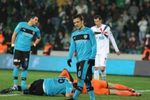 Bursaspor'da  ilk yarı "orta şekerli" ge&ccedil;ti