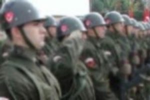 Yasadışı takip etti ordudan atıldı