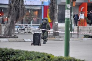 Bomba korkusu yaşatan &ccedil;antadan portakal &ccedil;ıktı