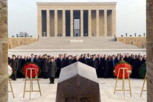 İsmet İn&ouml;n&uuml; anıldı