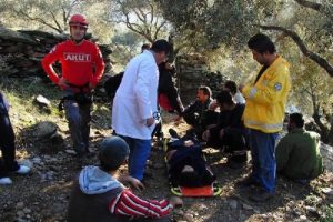 Zeytin toplarken u&ccedil;uruma yuvarlandı