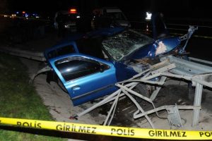 Otobanda feci kaza: 2 &ouml;l&uuml;
