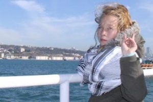 Cesur kıza 'Hanzala Cesaret' &ouml;d&uuml;l&uuml;