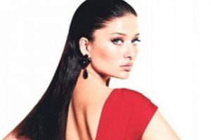 Nurg&uuml;l Yeşil&ccedil;ay'ın hayranları cevap bekliyor!
