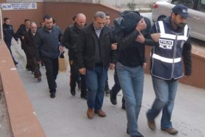 İl&ccedil;e başkanı teslim oldu