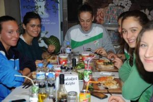 Voleybolcular moral yemeğinde buluştu