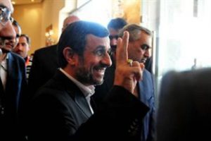 Ahmedinejad Noel'i kutladı