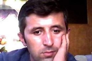 Başına taş d&uuml;şen iş&ccedil;i ağır yaralandı