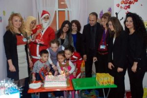 Hastanede &ccedil;ocuklara yılbaşı kutlaması