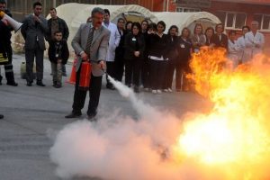 Hastanedeki tatbikatta 1 &ouml;l&uuml;, 10 yaralı