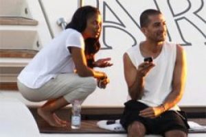 Janet Jackson &uuml;nl&uuml; milyarderle nişanlandı
