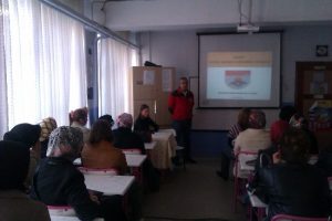 BAKUT'tan &ouml;ğrenci velilerine deprem semineri