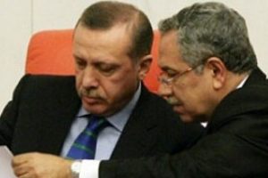 Sosyal medyada en &ccedil;ok konuşulan siyaset&ccedil;i kim?