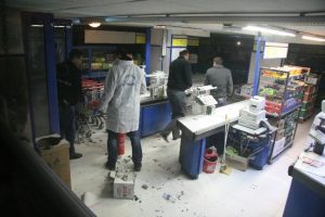 Markete molotof atan zanlılar yakalandı