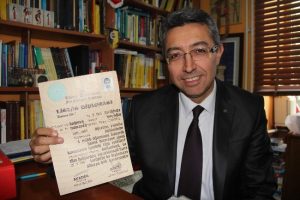 Ağlayarak geldiği fak&uuml;ltenin dekanlığını yapıyor
