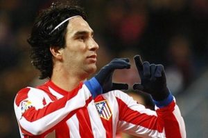 Arda Turan i&ccedil;in Premier Lig yolu...