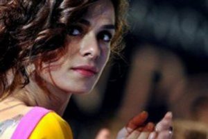 &Ouml;zge &Ouml;zpirin&ccedil;ci evliliğe ikna oldu!