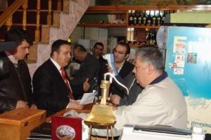 Bursa'da yılbaşı &ouml;ncesi bar ve gazinolara i&ccedil;ki denetimi