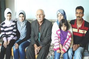 Savaştan ka&ccedil;tı, 45 yıl sonra babasını buldu