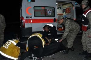Otoyolda otostop yaparken otomobil &ccedil;arpan kadın &ouml;ld&uuml;
