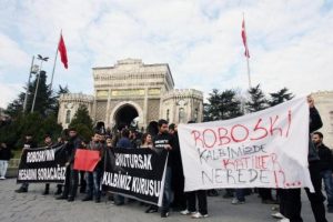 Beyazıt Meydanı'nda Uludere protestosu