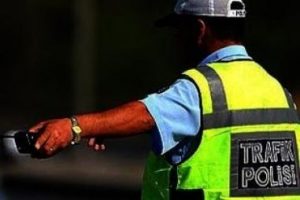 Alkol uygulamasında ehliyetine el konulan polis intihar etti