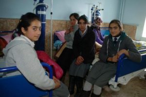 Takla atan servisteki 16 &ouml;ğrenci yaralandı