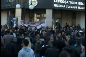 KKTC'de kamuda &ouml;rg&uuml;tl&uuml; sendikalar genel greve gitti
