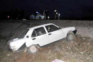 D&uuml;ğ&uuml;n yolunda kaza: 4 yaralı