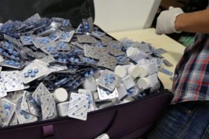 Atat&uuml;rk Havalimanında Viagra operasyonu
