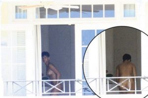 Rihanna &ccedil;ırıl&ccedil;ıplak