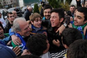 Mustafa Denizli'ye coşkulu karşılama