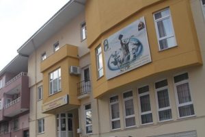 Cemevine esrarengiz saldırı