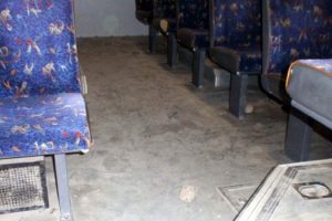 Halk otob&uuml;s&uuml;ne &ccedil;irkin saldırı
